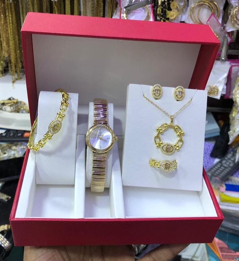 ساعة أنيقة – موديل 062