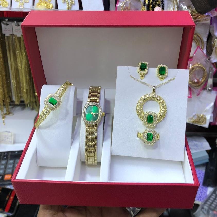 ساعة أنيقة – موديل 062