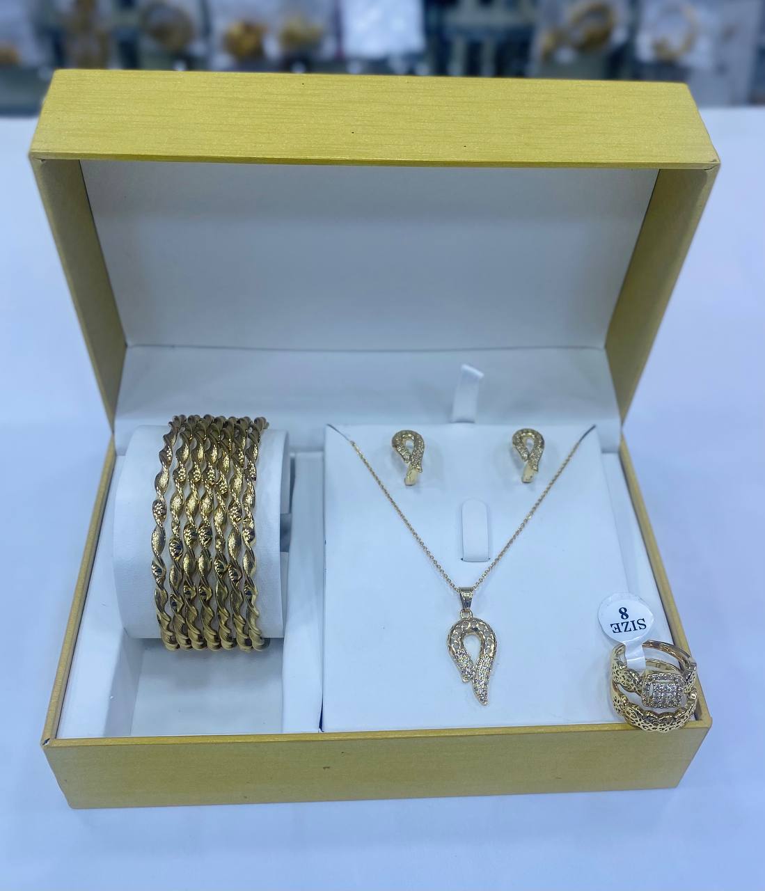 طقم ساعة وإكسسوارات – رقم 186