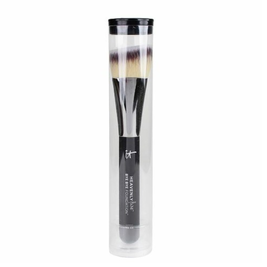 IT COSMETICS BRUSH